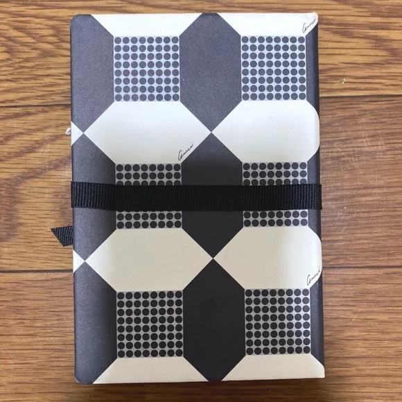 🌟 GUCCI Notebook Tie-Up - Picture 2 of 2